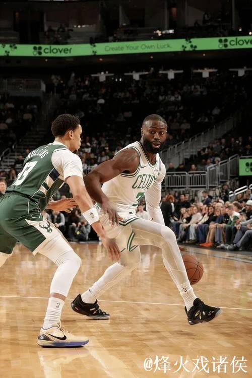 杰伦-布朗穿着个人品牌球鞋，空砍34分8篮板7助攻3盖帽