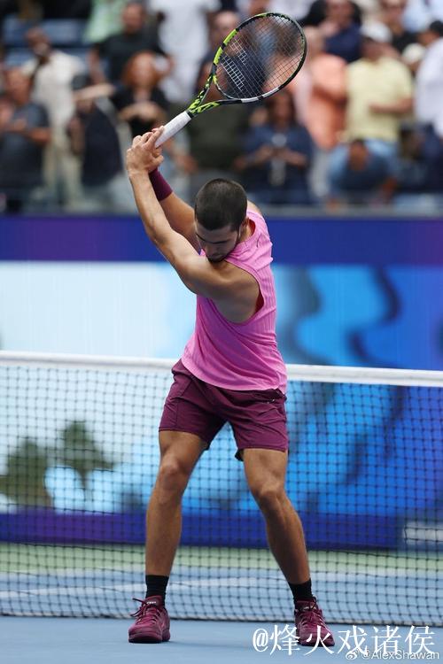 ATP总决赛半决赛对决出炉：阿尔卡拉斯与辛纳能否会师决赛？