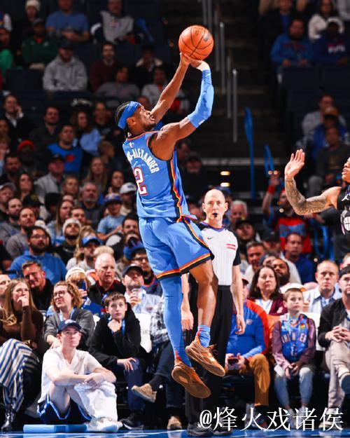 亚历山大爆砍54分助雷霆豪取13连胜 火箭险胜骑士仅1分之差